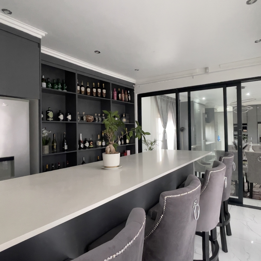 5 Bedroom Property for Sale in Bronkhorstbaai Gauteng