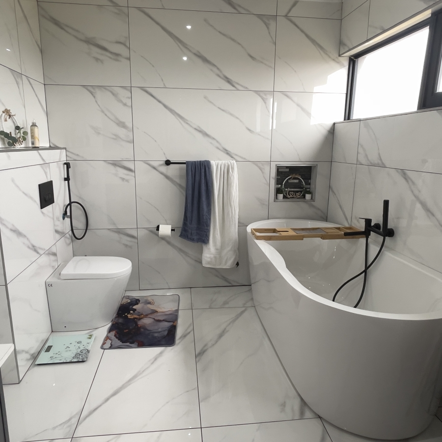 5 Bedroom Property for Sale in Bronkhorstbaai Gauteng