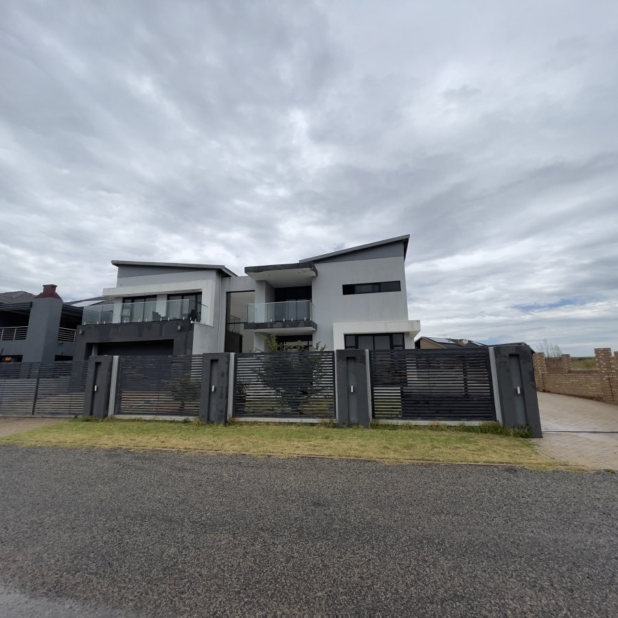 5 Bedroom Property for Sale in Bronkhorstbaai Gauteng