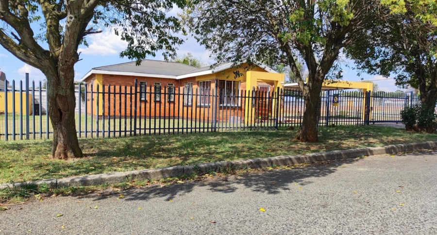 4 Bedroom Property for Sale in Selection Park Gauteng