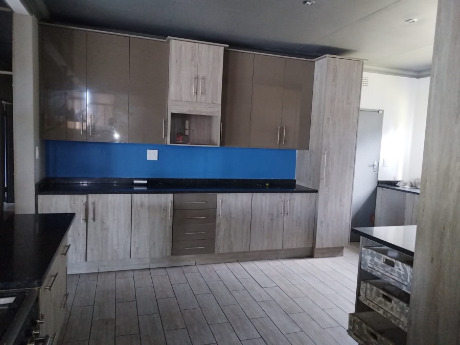 3 Bedroom Property for Sale in Aston Manor Gauteng