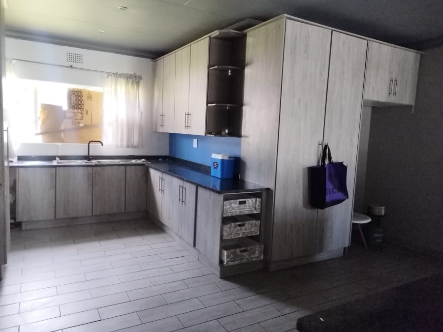 3 Bedroom Property for Sale in Aston Manor Gauteng