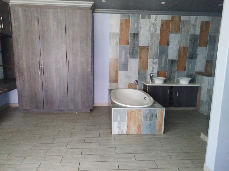 3 Bedroom Property for Sale in Aston Manor Gauteng