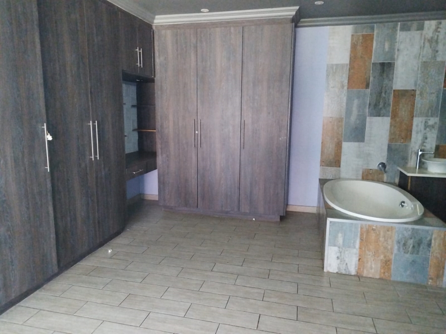 3 Bedroom Property for Sale in Aston Manor Gauteng