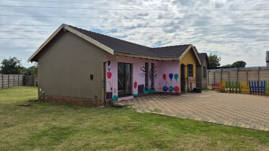 3 Bedroom Property for Sale in Crystal Park Gauteng