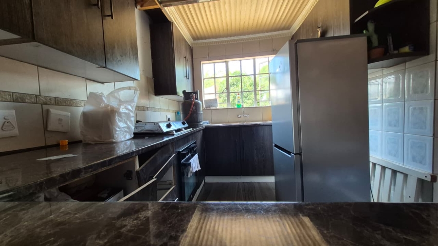 3 Bedroom Property for Sale in Crystal Park Gauteng