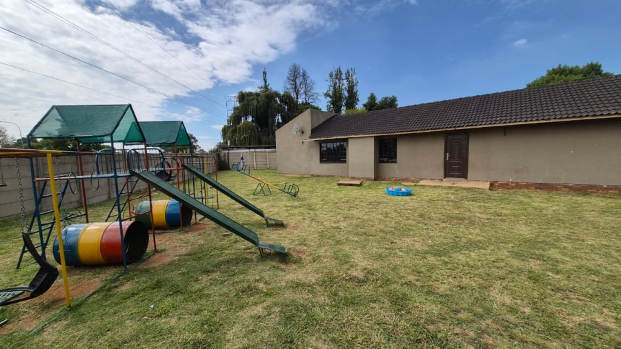 3 Bedroom Property for Sale in Crystal Park Gauteng