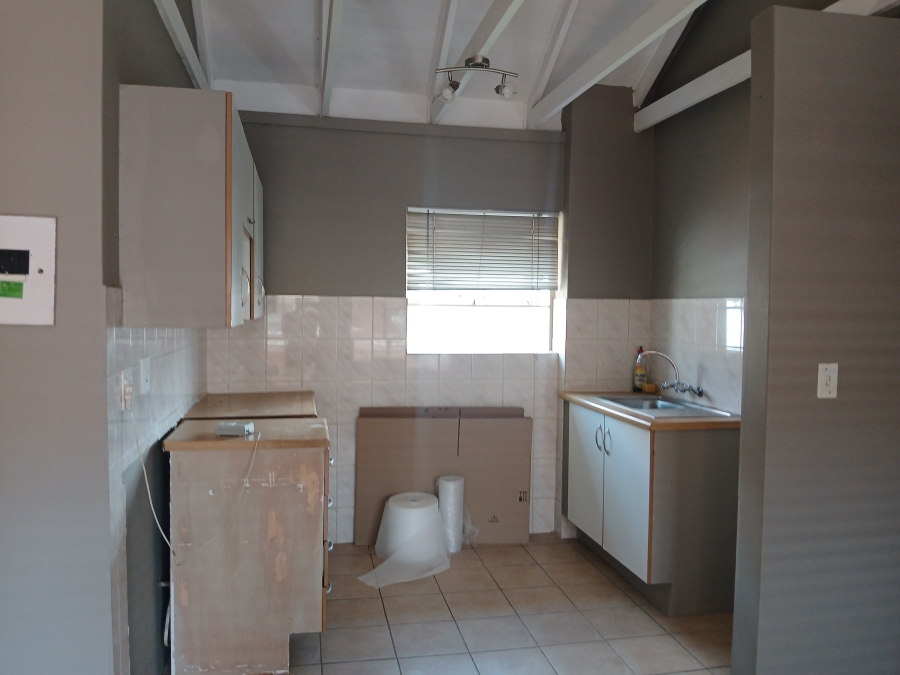1 Bedroom Property for Sale in Glen Marais Gauteng