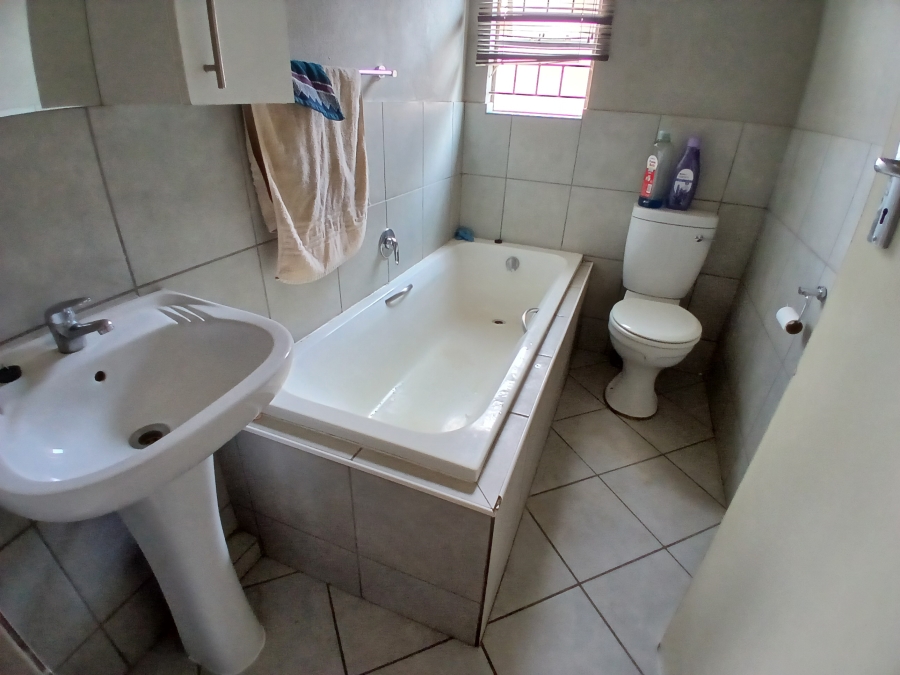 3 Bedroom Property for Sale in Lotus Gardens Gauteng