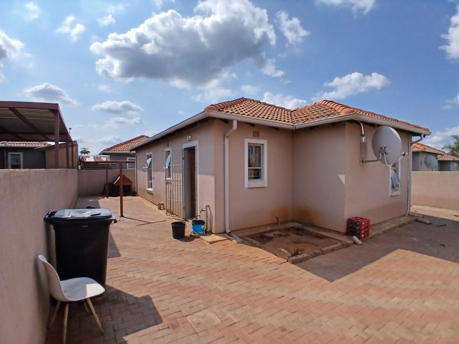 3 Bedroom Property for Sale in Lotus Gardens Gauteng