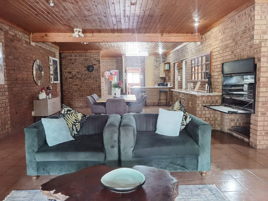 4 Bedroom Property for Sale in Sunset View A H Gauteng