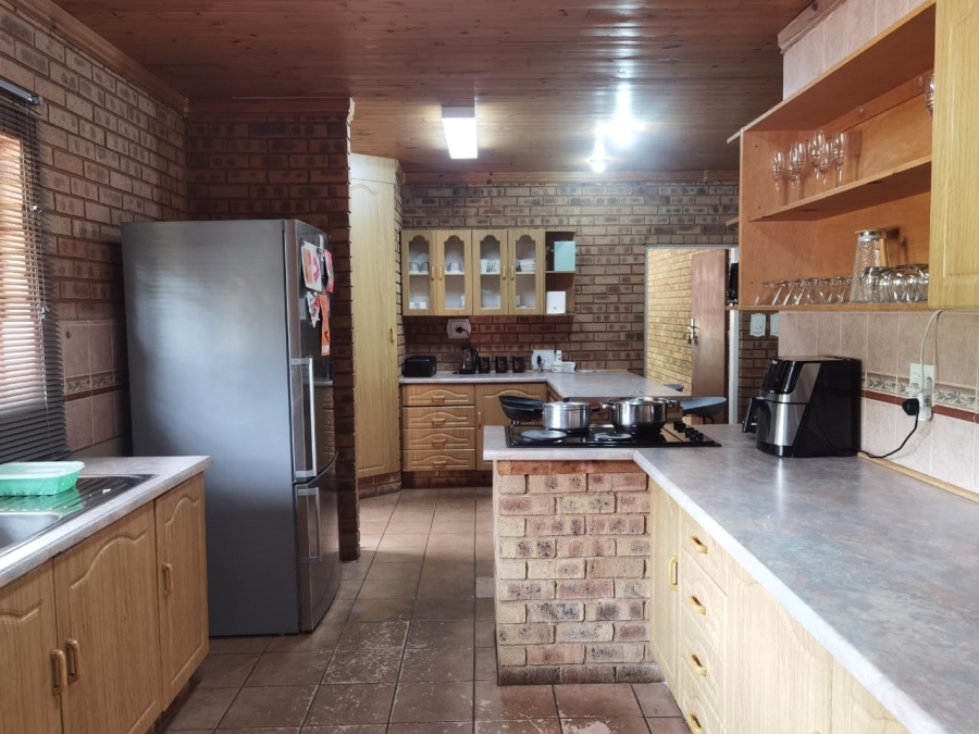 4 Bedroom Property for Sale in Sunset View A H Gauteng