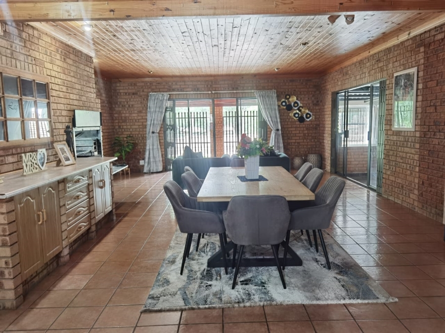 4 Bedroom Property for Sale in Sunset View A H Gauteng