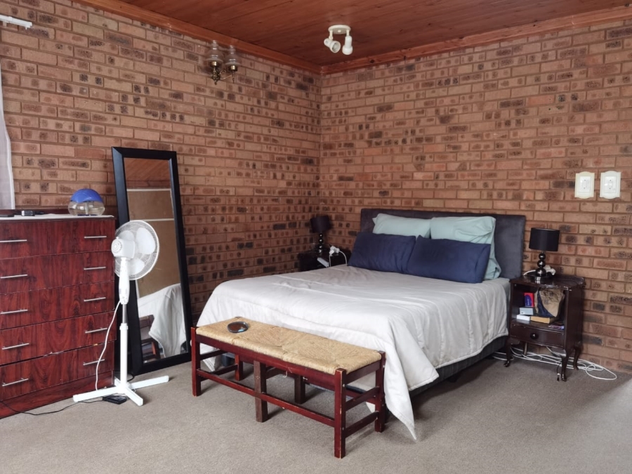 4 Bedroom Property for Sale in Sunset View A H Gauteng