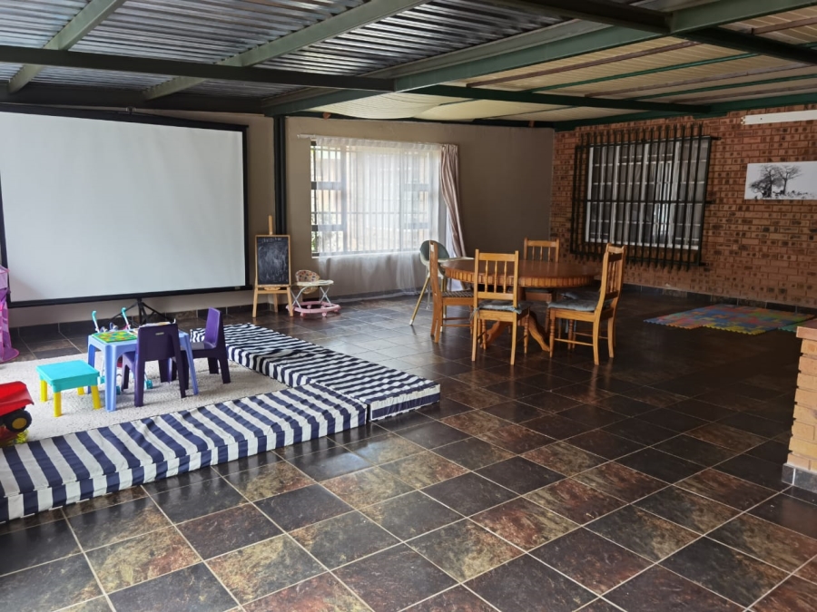 4 Bedroom Property for Sale in Sunset View A H Gauteng