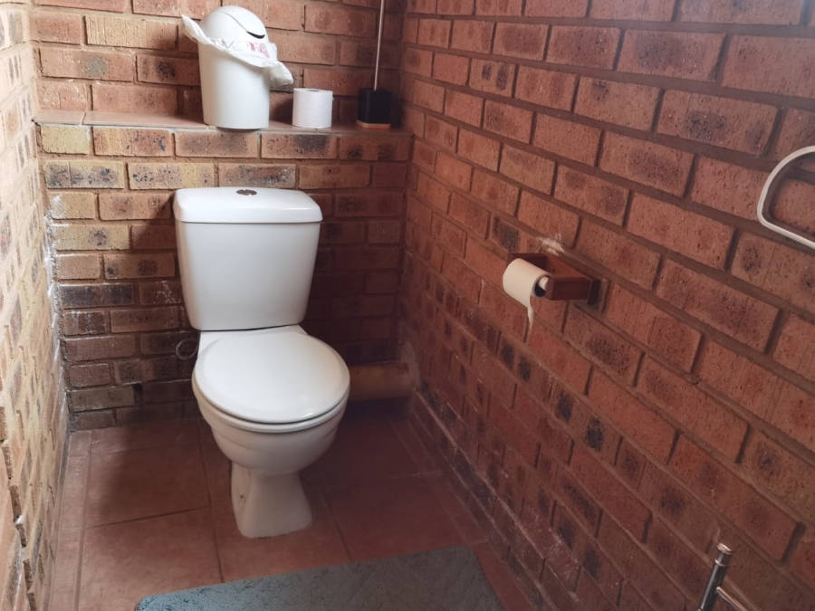 4 Bedroom Property for Sale in Sunset View A H Gauteng