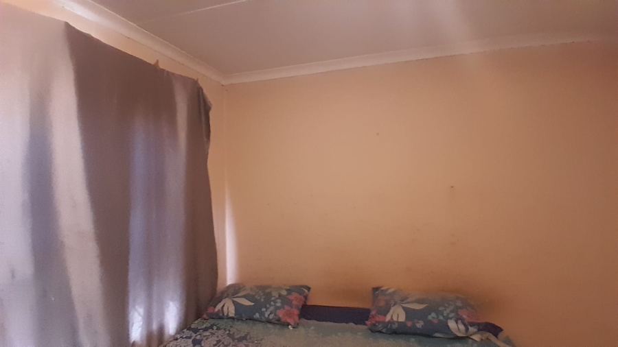 1 Bedroom Property for Sale in Finsbury Gauteng
