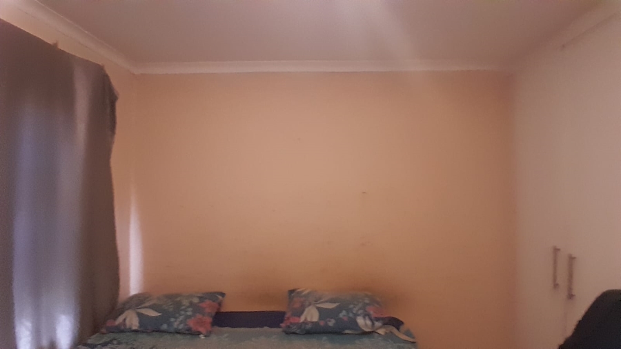 1 Bedroom Property for Sale in Finsbury Gauteng