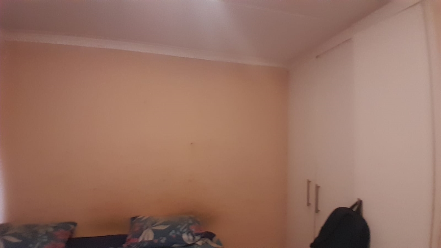 1 Bedroom Property for Sale in Finsbury Gauteng