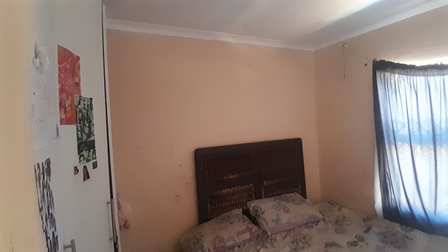 1 Bedroom Property for Sale in Finsbury Gauteng