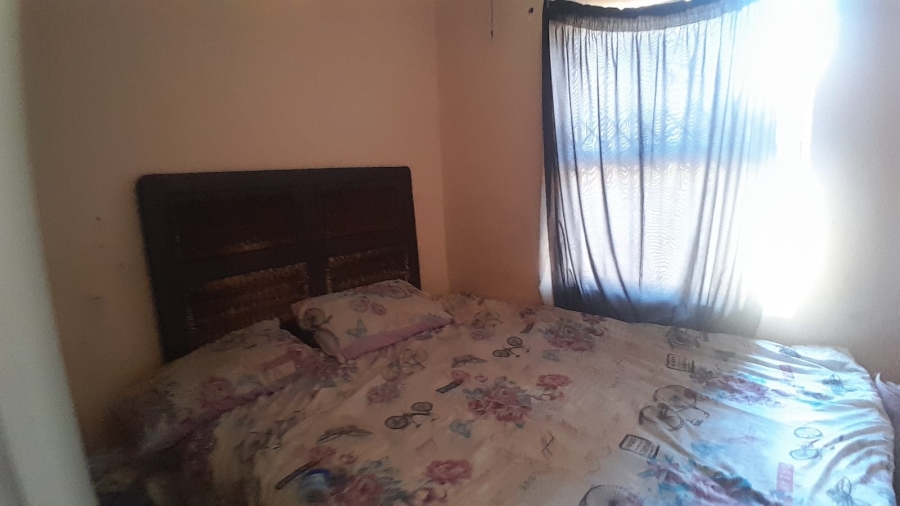 1 Bedroom Property for Sale in Finsbury Gauteng