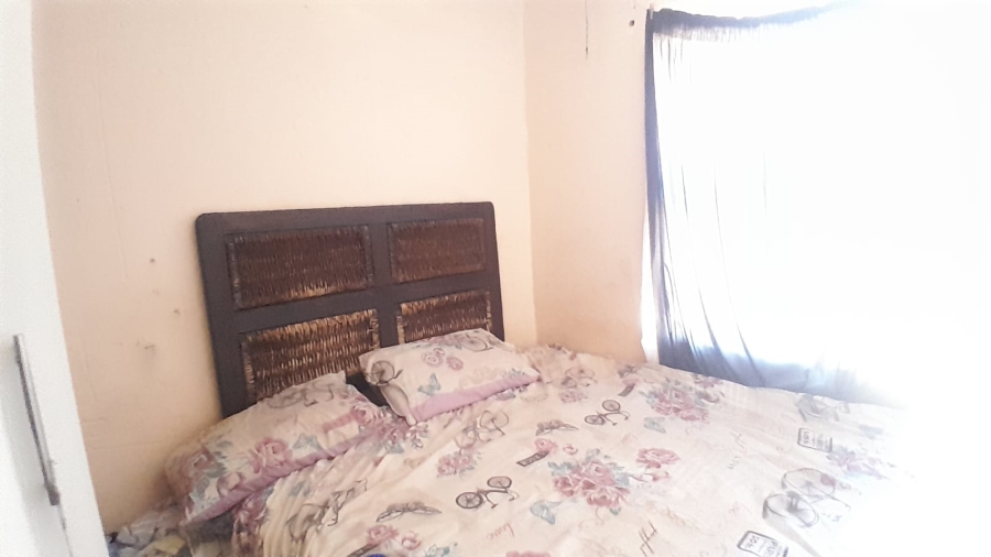 1 Bedroom Property for Sale in Finsbury Gauteng