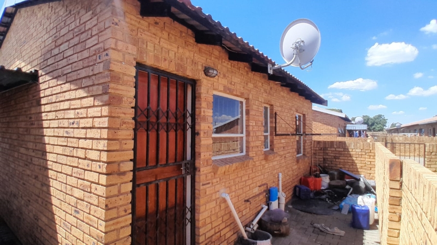 1 Bedroom Property for Sale in Finsbury Gauteng