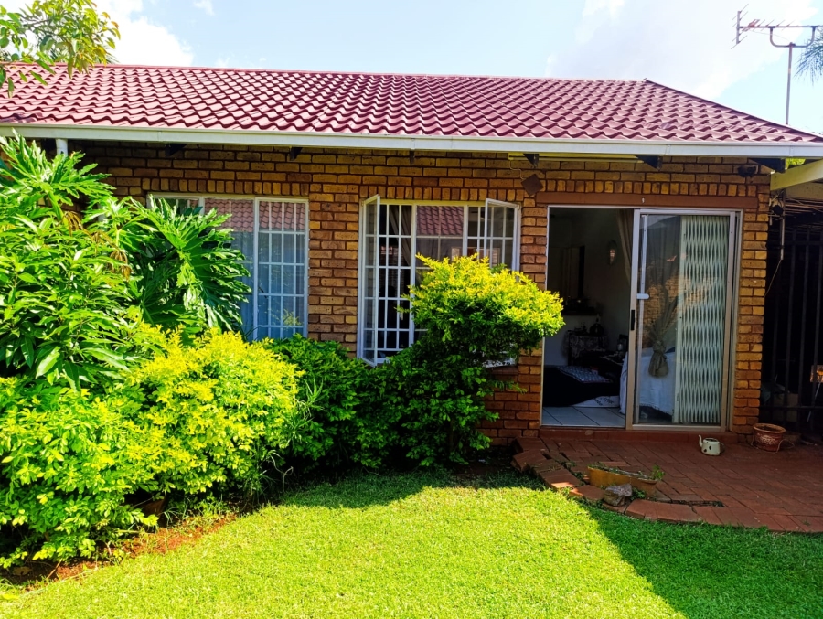 2 Bedroom Property for Sale in Hesteapark Gauteng