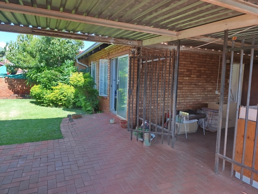 2 Bedroom Property for Sale in Hesteapark Gauteng