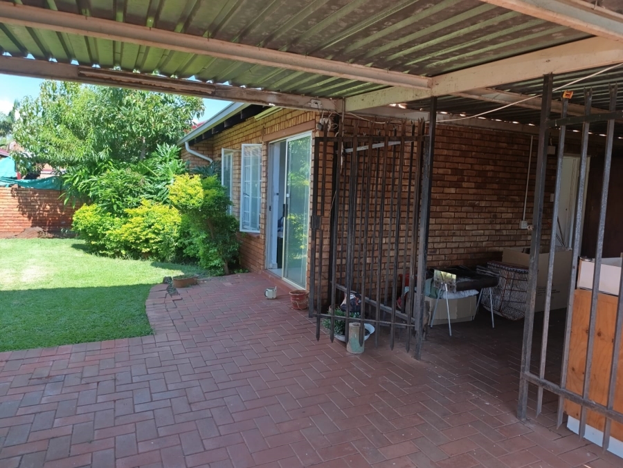 2 Bedroom Property for Sale in Hesteapark Gauteng