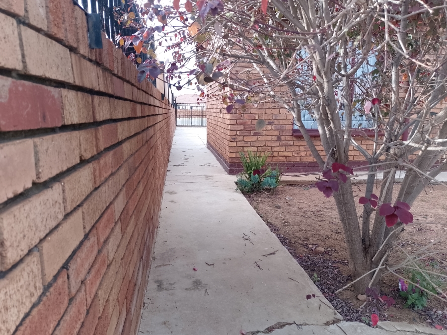 3 Bedroom Property for Sale in Mamelodi East Gauteng