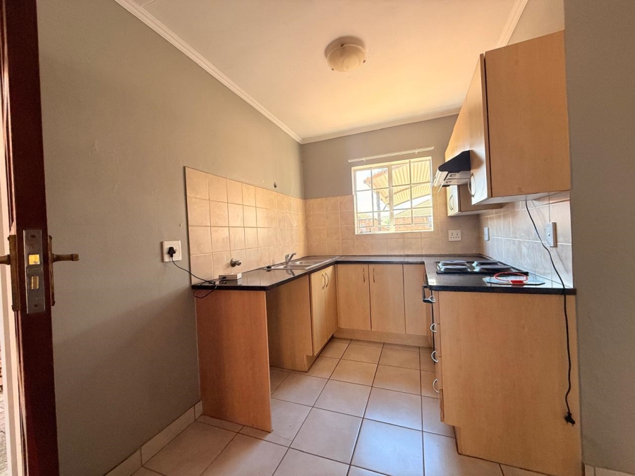 To Let 2 Bedroom Property for Rent in Andeon AH Gauteng