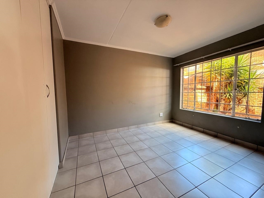 To Let 2 Bedroom Property for Rent in Andeon AH Gauteng