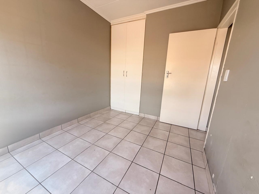 To Let 2 Bedroom Property for Rent in Andeon AH Gauteng
