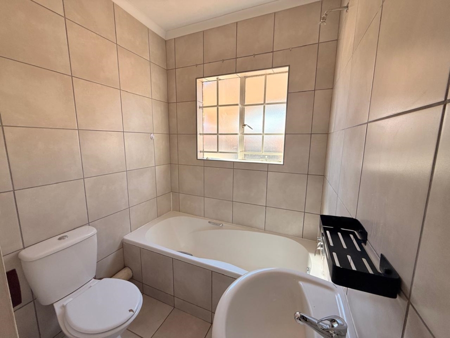 To Let 2 Bedroom Property for Rent in Andeon AH Gauteng