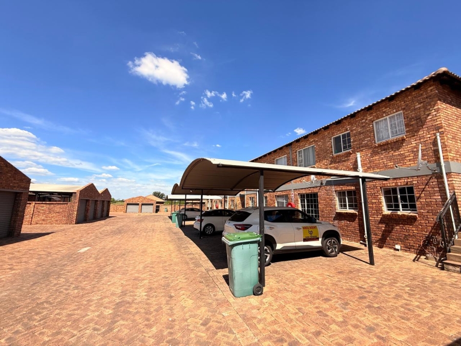 To Let 2 Bedroom Property for Rent in Andeon AH Gauteng