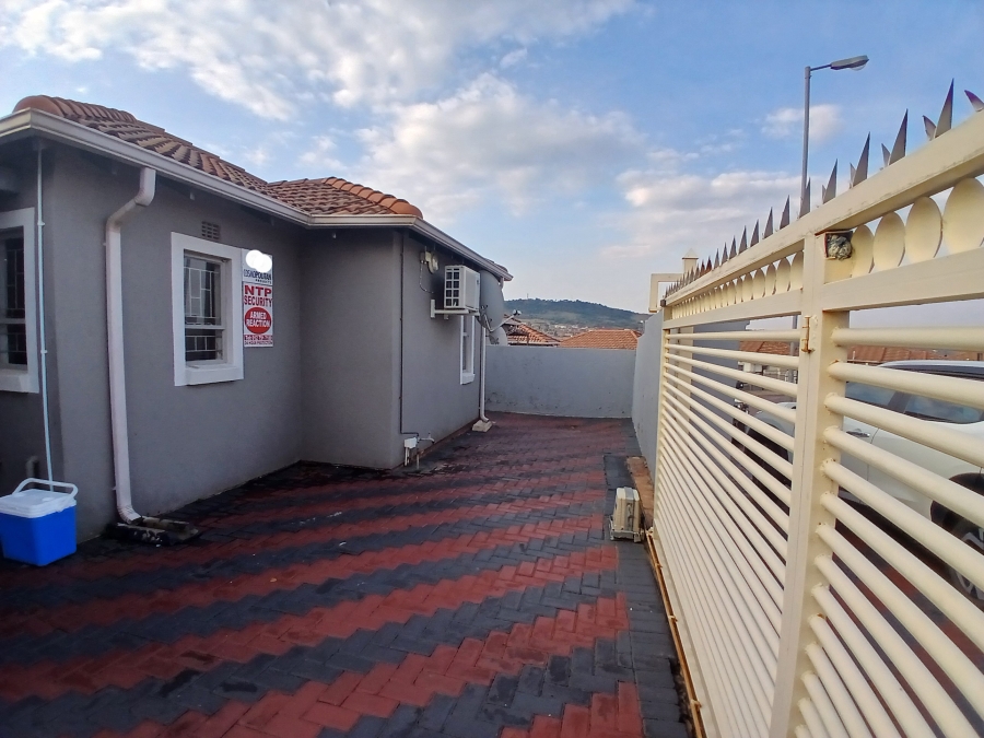 3 Bedroom Property for Sale in Lotus Gardens Gauteng