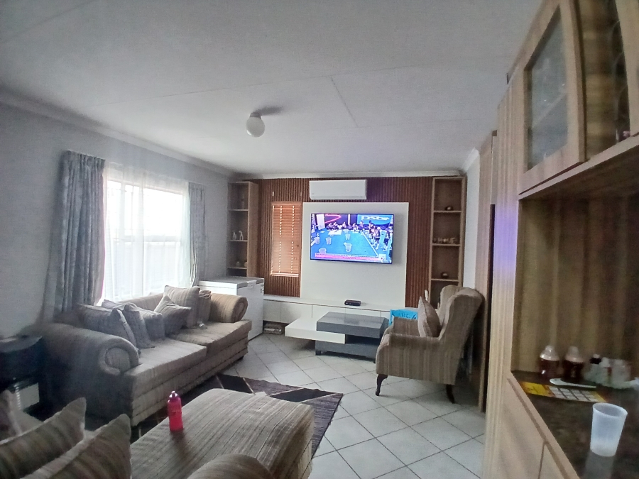 3 Bedroom Property for Sale in Lotus Gardens Gauteng