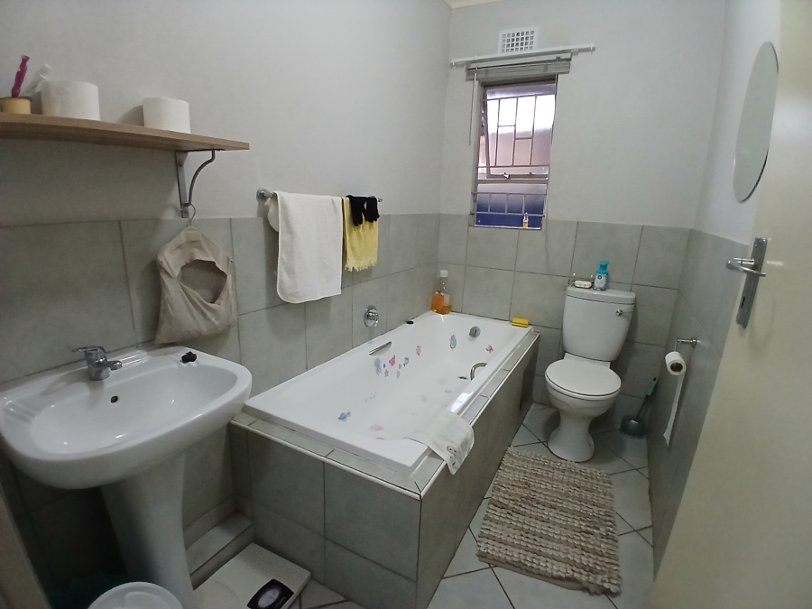 3 Bedroom Property for Sale in Lotus Gardens Gauteng