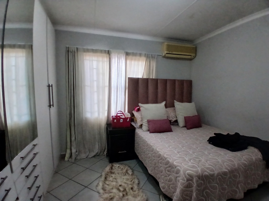 3 Bedroom Property for Sale in Lotus Gardens Gauteng