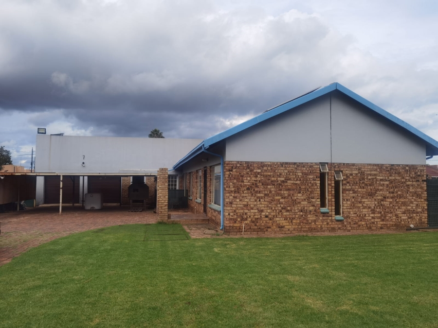4 Bedroom Property for Sale in Riamar Park Gauteng