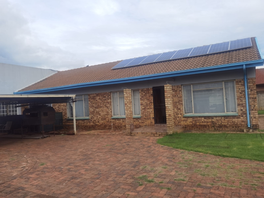 4 Bedroom Property for Sale in Riamar Park Gauteng