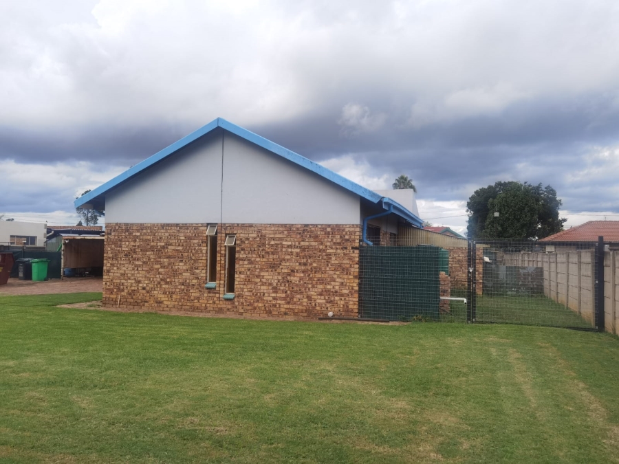 4 Bedroom Property for Sale in Riamar Park Gauteng