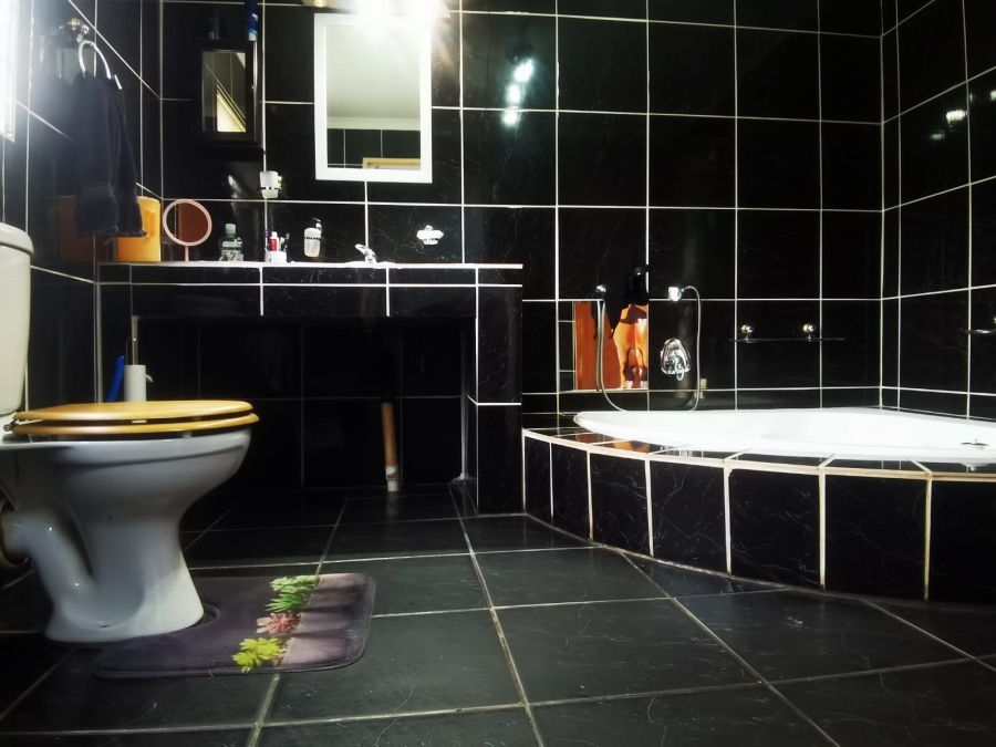 4 Bedroom Property for Sale in Riamar Park Gauteng