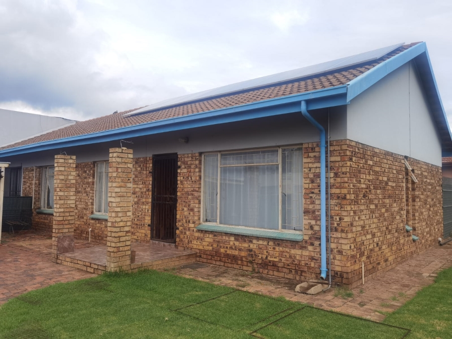 4 Bedroom Property for Sale in Riamar Park Gauteng