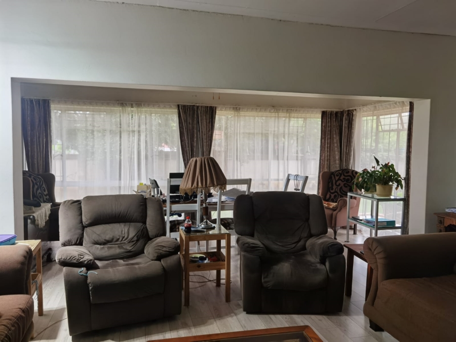 5 Bedroom Property for Sale in Erasmus Gauteng