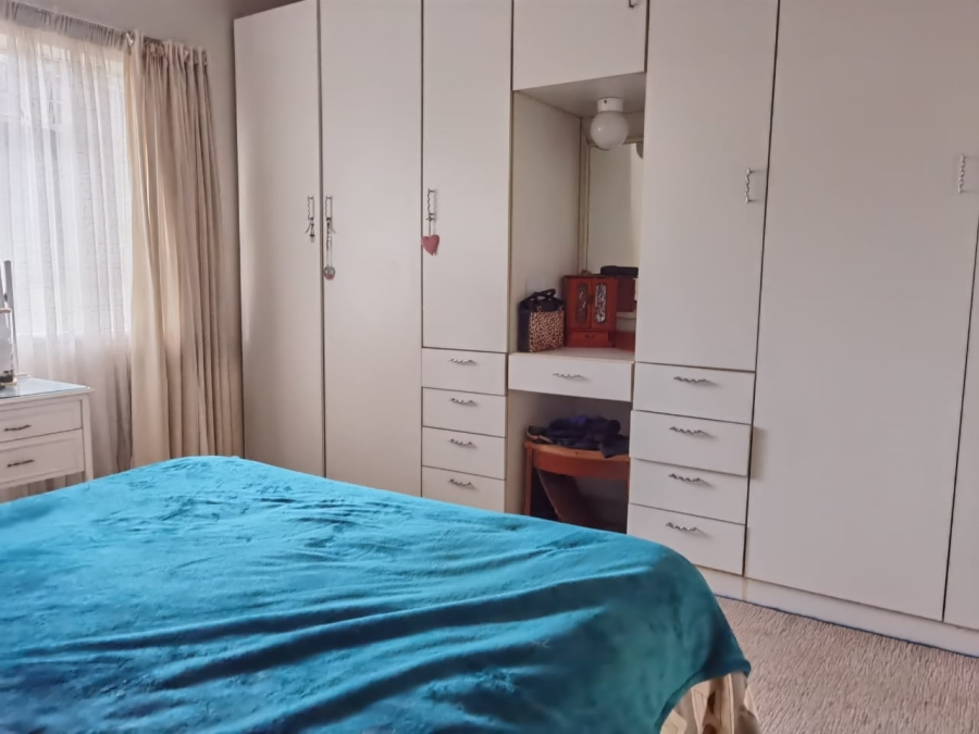 5 Bedroom Property for Sale in Erasmus Gauteng