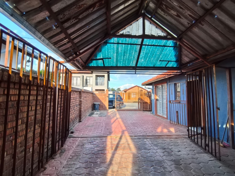 4 Bedroom Property for Sale in Soshanguve XX Gauteng