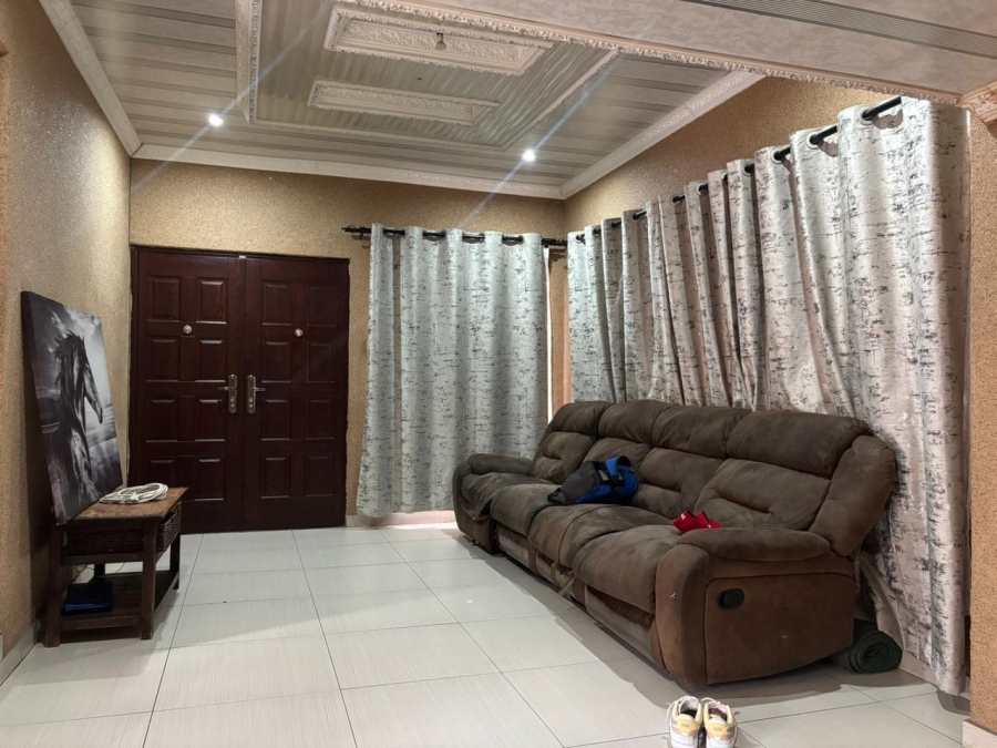 To Let 3 Bedroom Property for Rent in Danville Gauteng