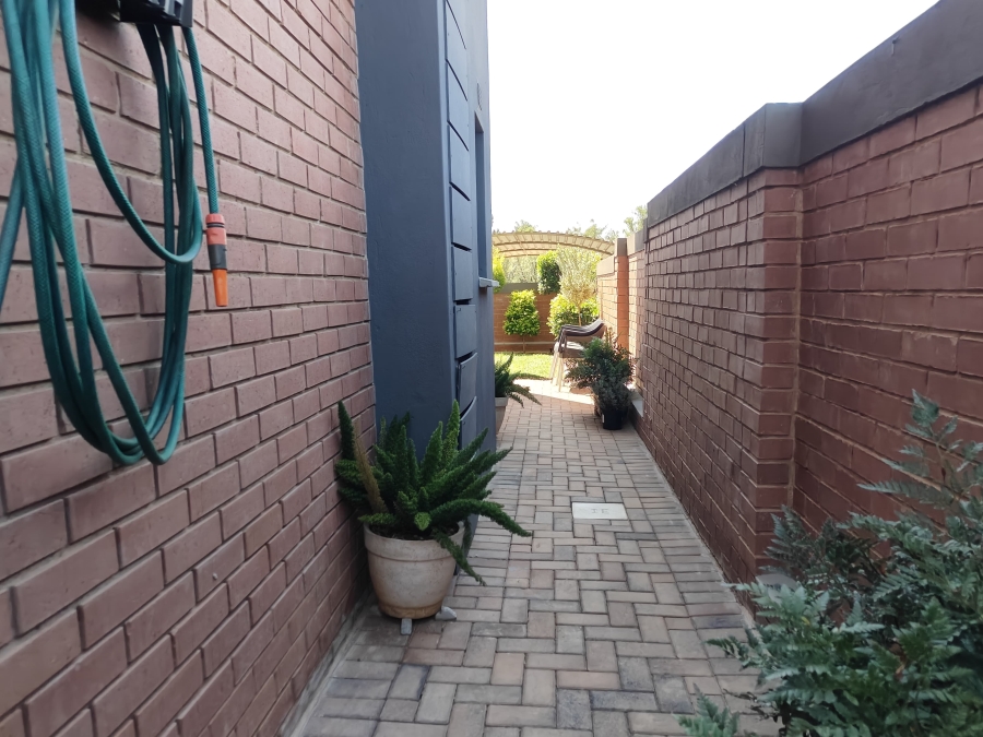3 Bedroom Property for Sale in Roodepark Eco Estate Gauteng